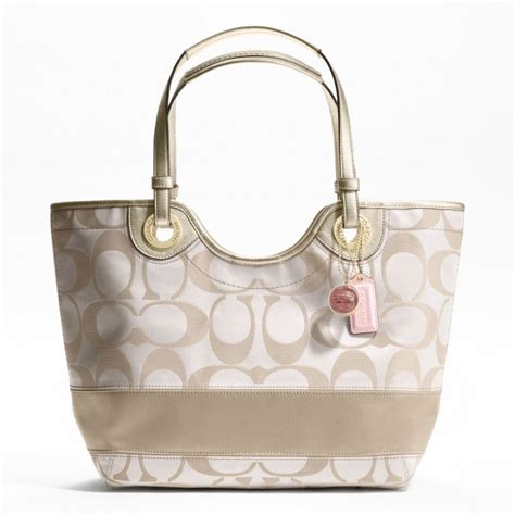 clearance on coach tote handbags.